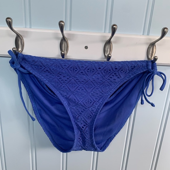 Blueish-purple Bikini - Picture 3 of 6